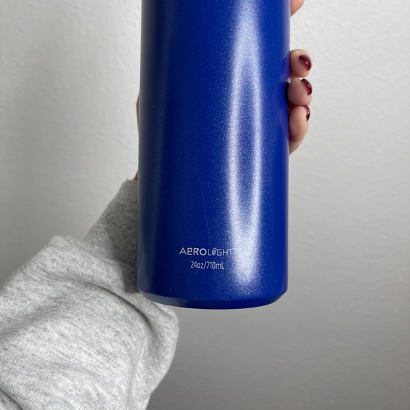 Stanley AeroLight 24oz Blue Water Bottle with Carry Loop Twist Top - Picture 3 of 5